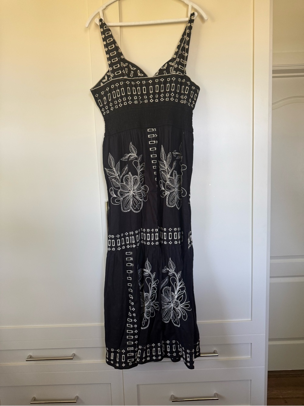 RAILS Fawn Dress
Black Tan Emb Size 10 NWOT - Picture 3 of 4